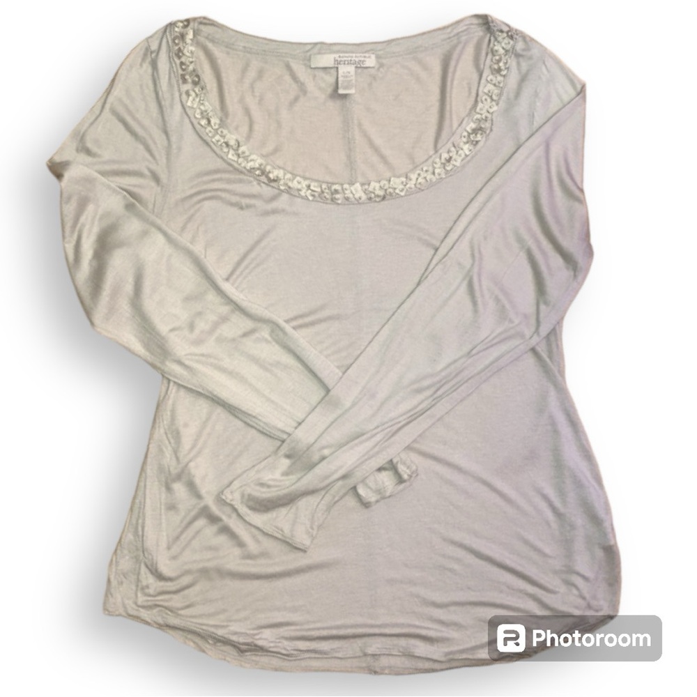 BANANA REPUBLIC women heritage long sleeve lui cell shirt with beaded neckline